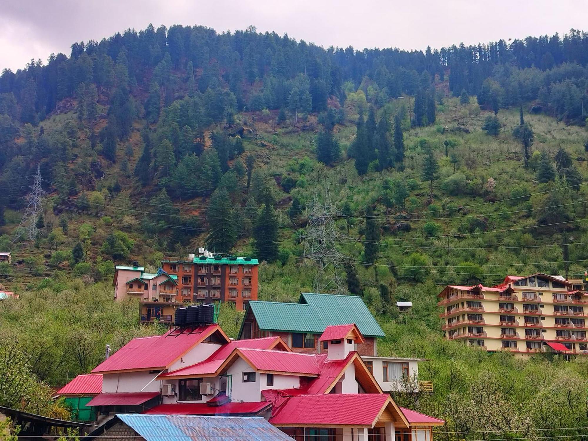 Hotel Sakura Palace Manali  Exterior photo