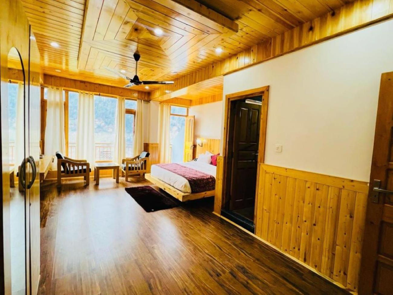 Hotel Sakura Palace Manali  Exterior photo