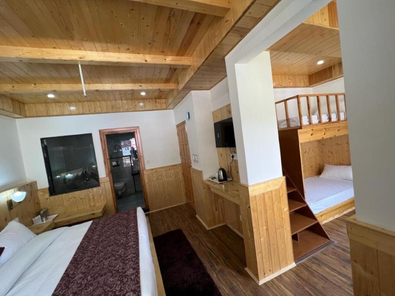 Hotel Sakura Palace Manali  Exterior photo