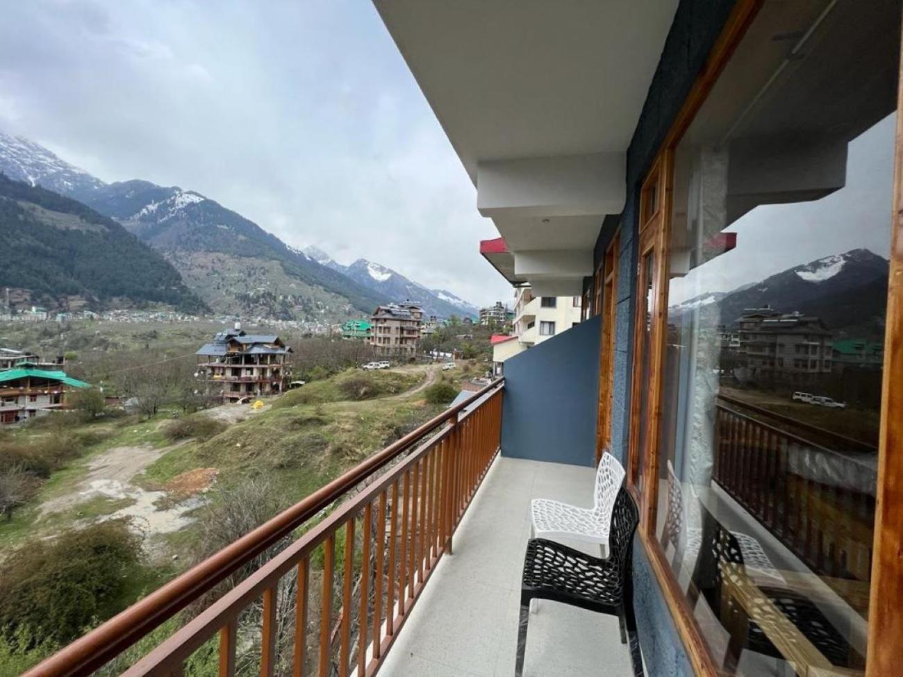 Hotel Sakura Palace Manali  Exterior photo